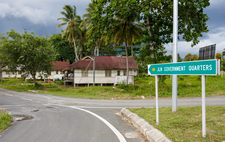 Lahad-Datu Sabah Houses-in-government-quarter-00