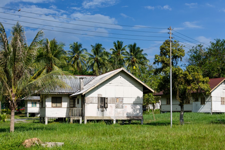 Lahad-Datu Sabah Houses-in-government-quarter-03