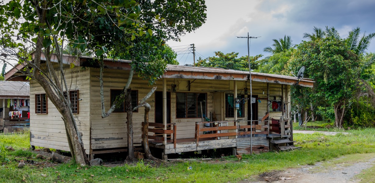 Lahad-Datu Sabah Houses-in-government-quarter-09