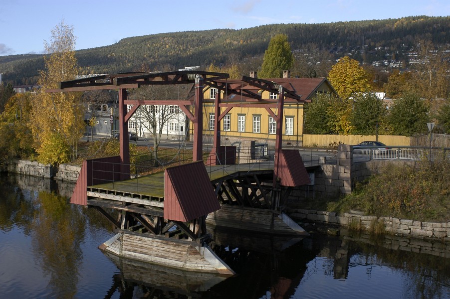 Landfalløyabrua