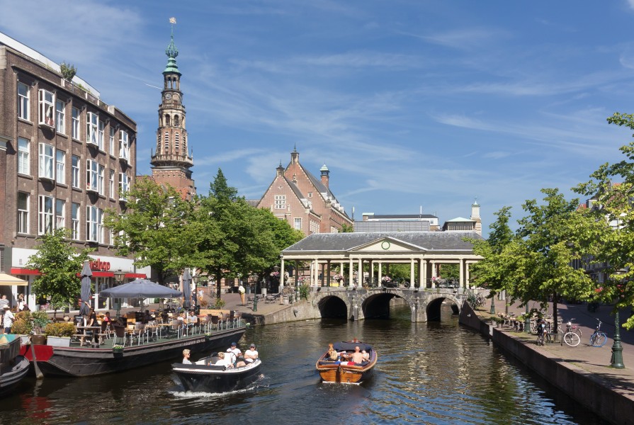 Leiden, het stadhuis RM519571 en de Koornbrug RM25673 foto5 2017-06-11 10.44