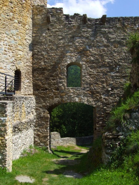 Likava Castle 03 - Pudelek