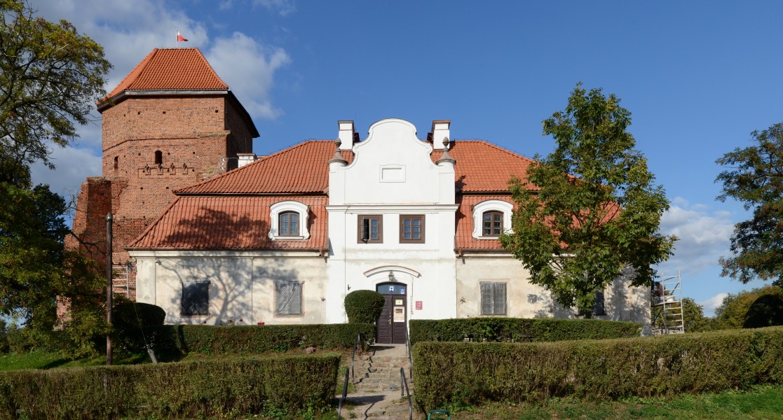 Liw dwór i wieża 2012