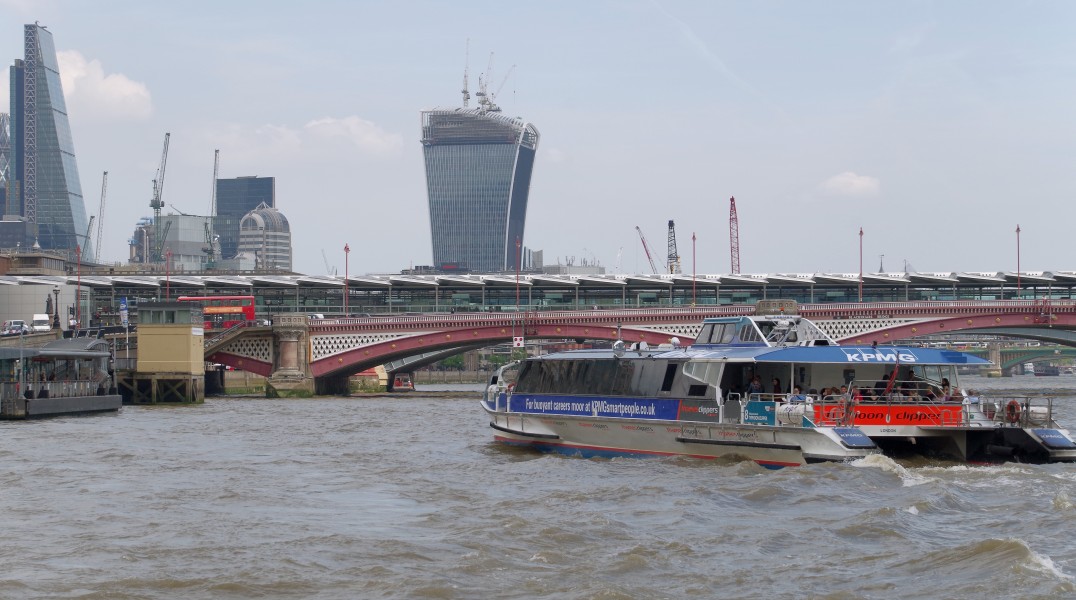 London MMB »0W6 Blackfriars Bridge and 