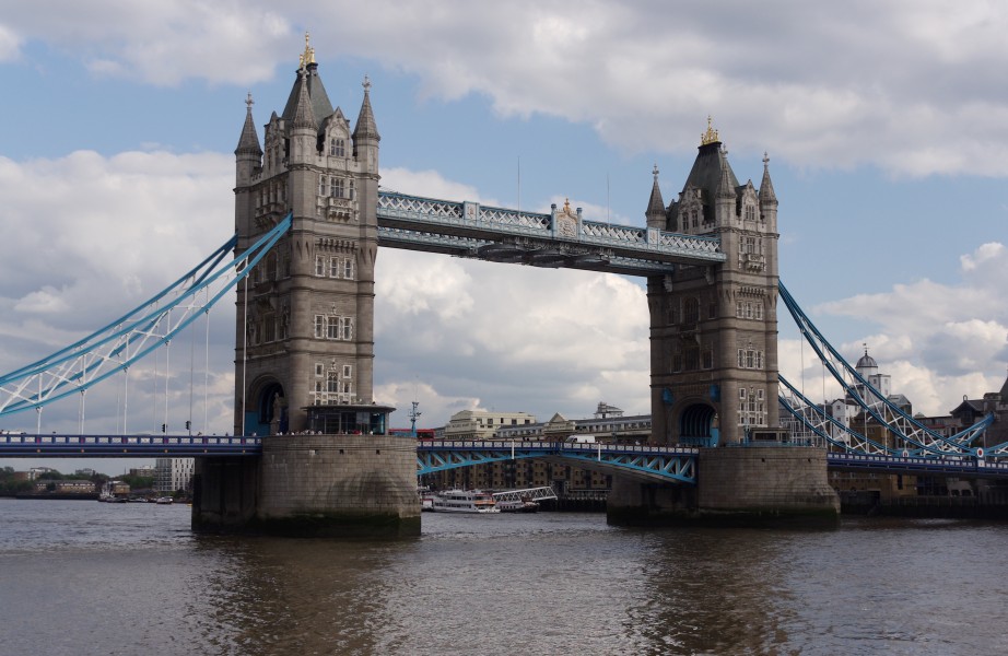 London MMB K2 Tower Bridge