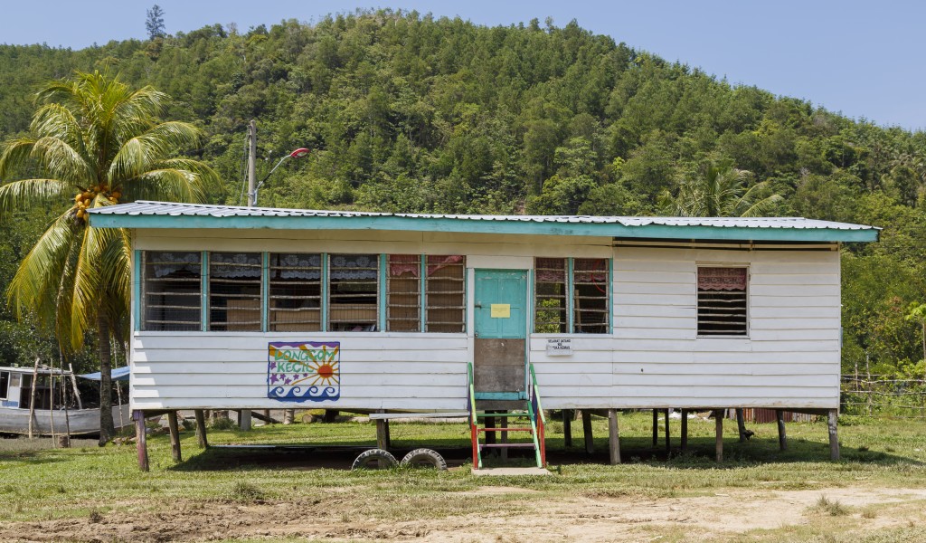 Longgom Kecil, Sabah Multipurpose-Hall-02