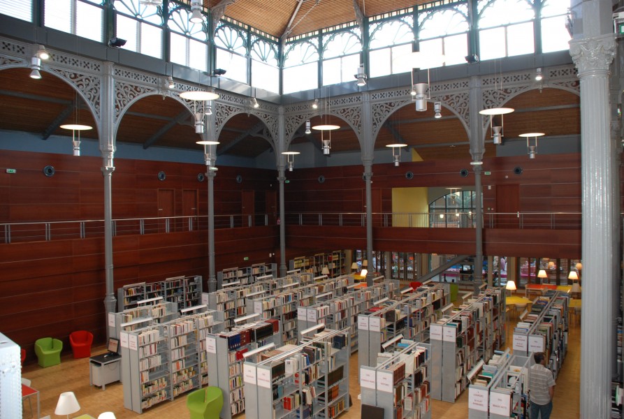 Lourdes Mediatheque salle de lecture a