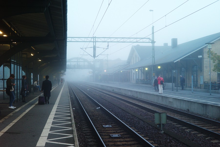 Lund Central platforms (15390684001)