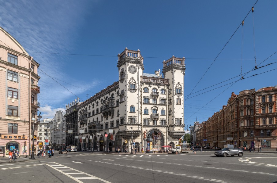 Lva Tolstogo Square SPB 02