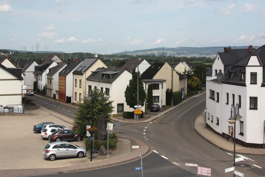 Mülheim-Kärlich, Burg-, Heeres-, W'th. Str. (2013-07-02)