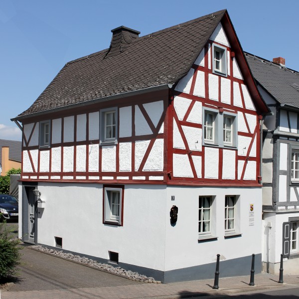 Mülheim-Kärlich, Burgstraße 3 (2015-07-16 b)