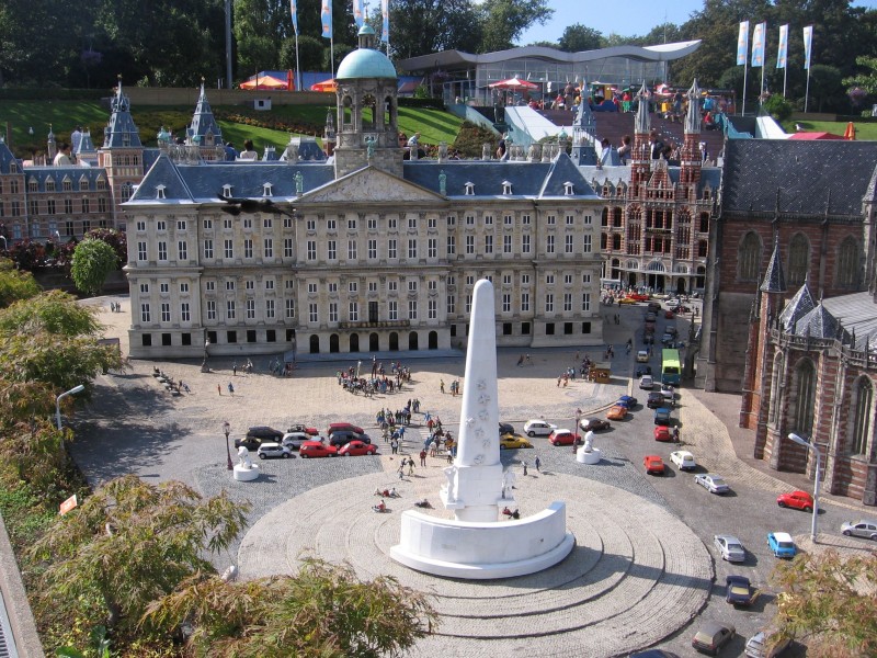 Madurodam Dam square