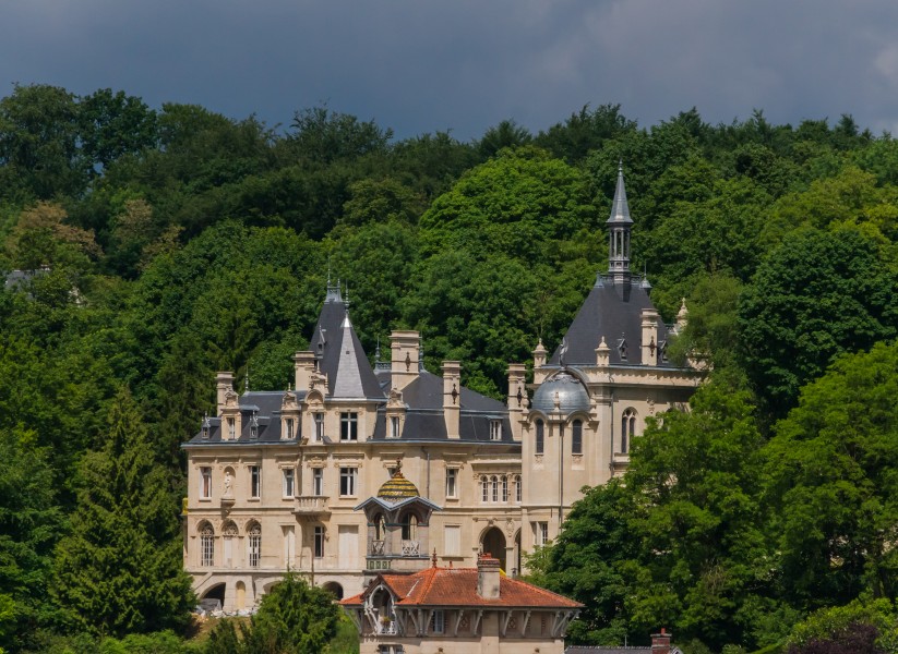 Manoir vu du Château de Pierrefonds Oise