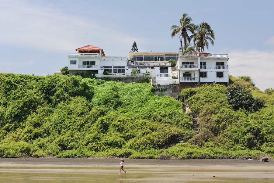 Manta Ecuador playa Murciélago 03