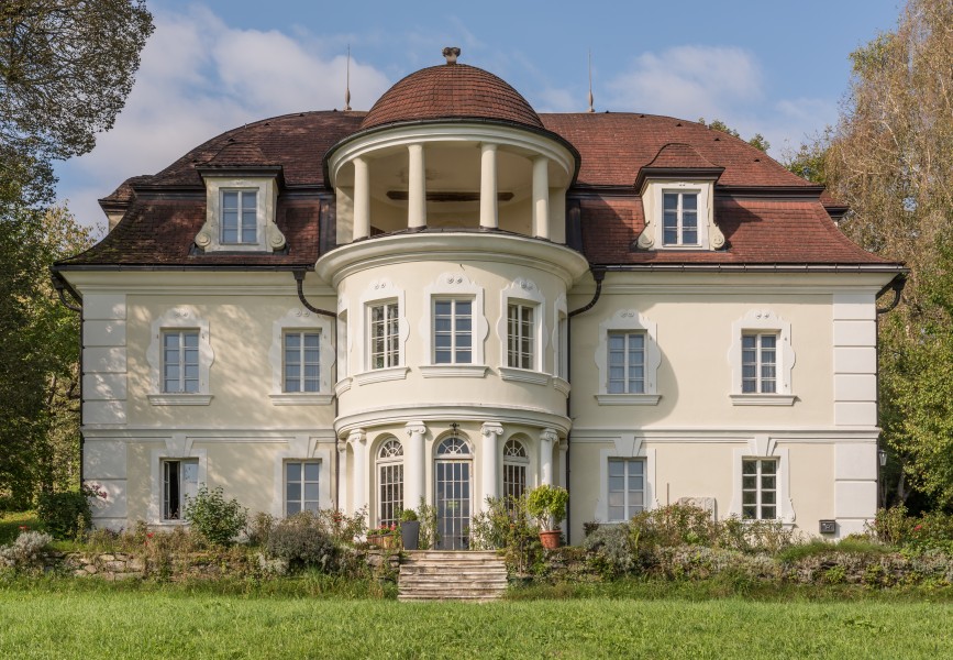 Maria Saal Lind Schloss Ost-Ansicht 21092016 4434