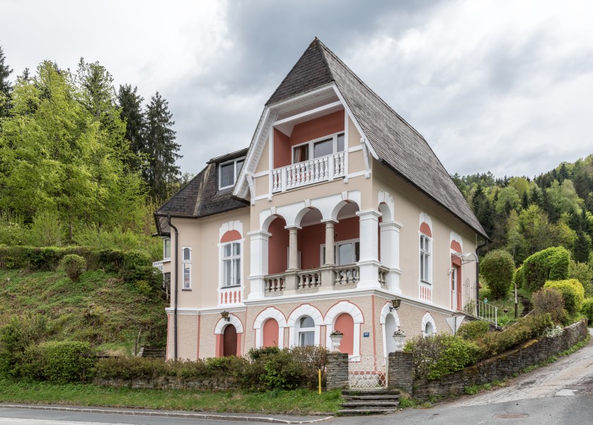 Maria Woerth Teixlbucht Sueduferstrasse 197 Villa Fichteneck NW-Ansicht 19042017 7776