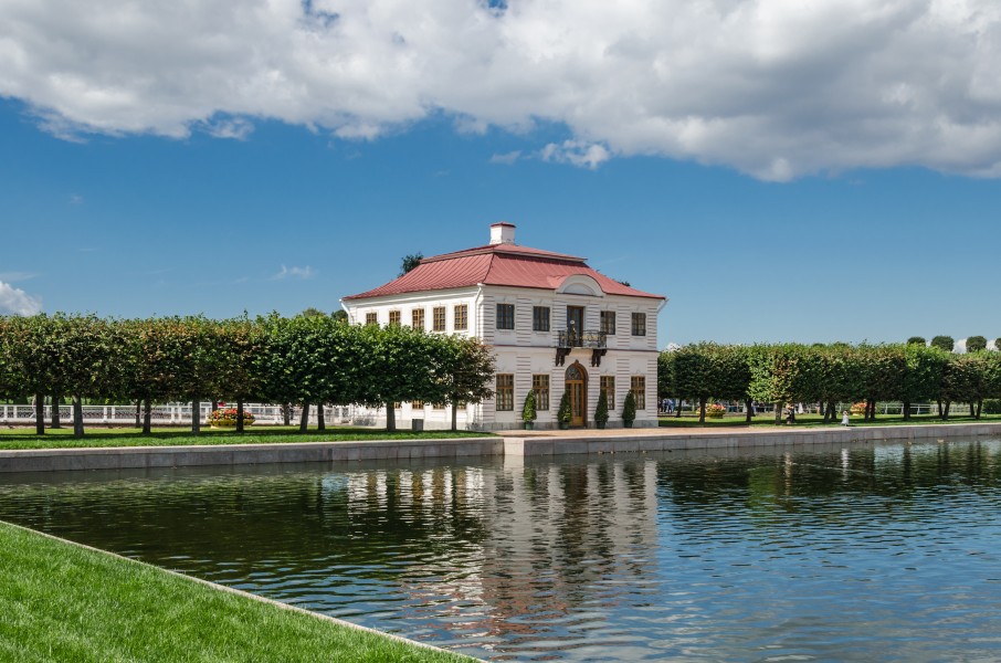 Marly palace in the Lower Park of Peterhof 02