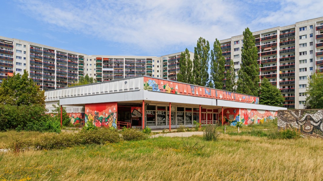 Marzahn Baerensteinstr08-2015 abandoned retail building
