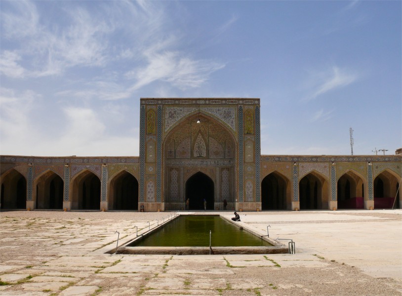 Masdjed-e Vakil central court (1)
