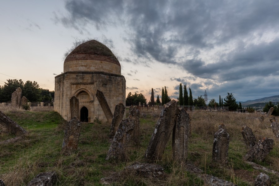 Mausoleos de Yeddi Gumbez, Shamakhi, Azerbaiyán, 2016-09-27, DD 04-06 HDR