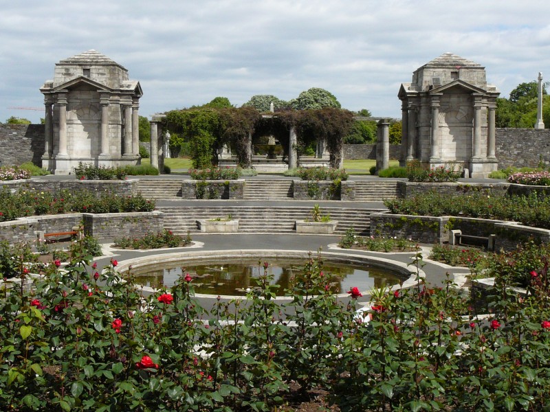 Memorial Rose-Garden Pond