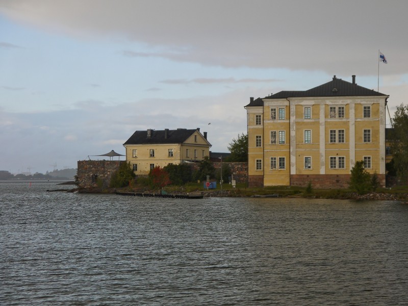 Merisotakoulun päärakennus
