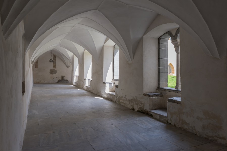 Millstatt Benediktinerstift Kreuzgang NW-Korridor 20042015 2304