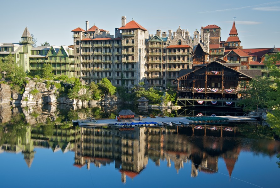 Mohonk Mountain House 2011 Main Buildings around Lake 1 FRD 3077