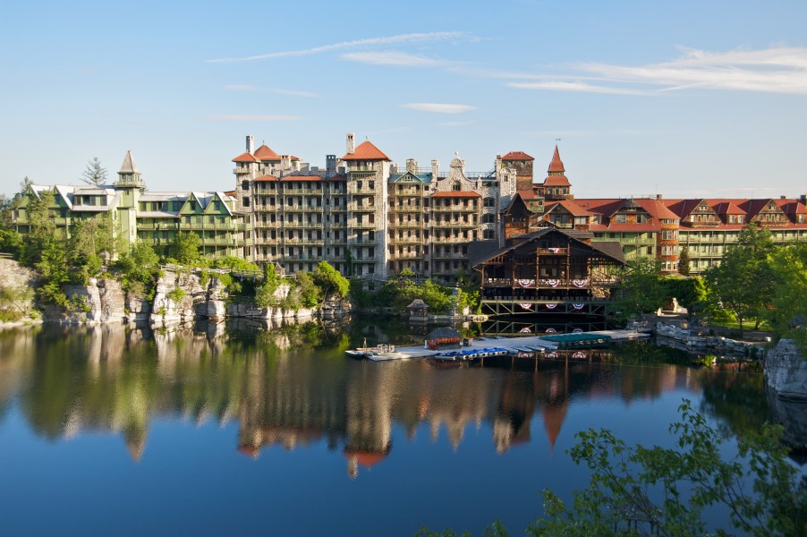 Mohonk Mountain House 2011 Main Buildings around Lake 3 FRD 3116