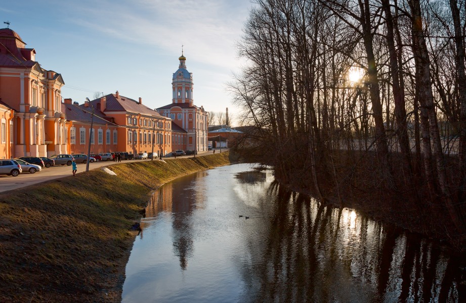Monastyrka River in SPB (01)