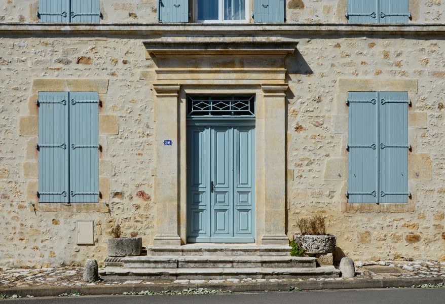 Montbron 16 Habitat entrée&volets 2014