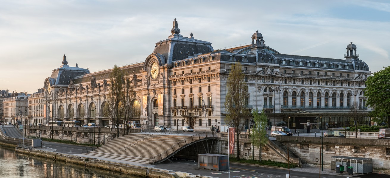 Musée d'Orsay, North-West view, Paris 7e 140402