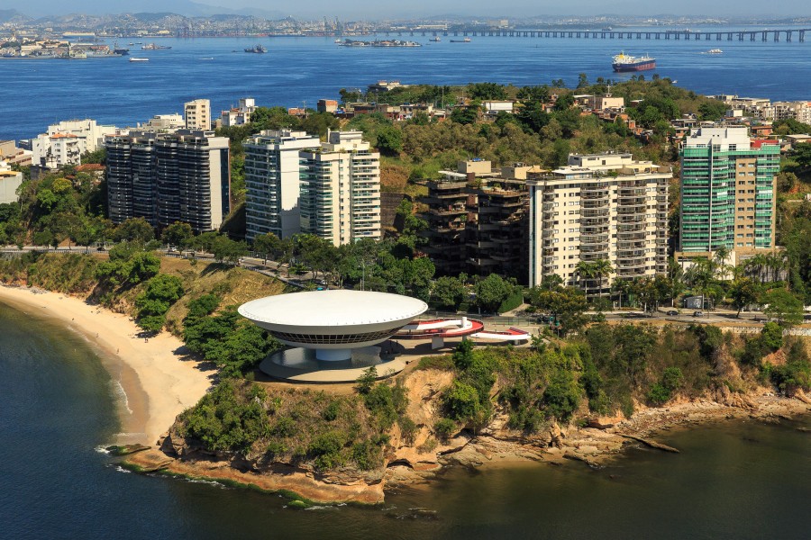 Museu de Arte Contemporânea by Diego Baravelli