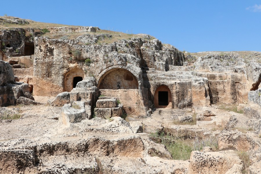 Necropolis of Perre 05