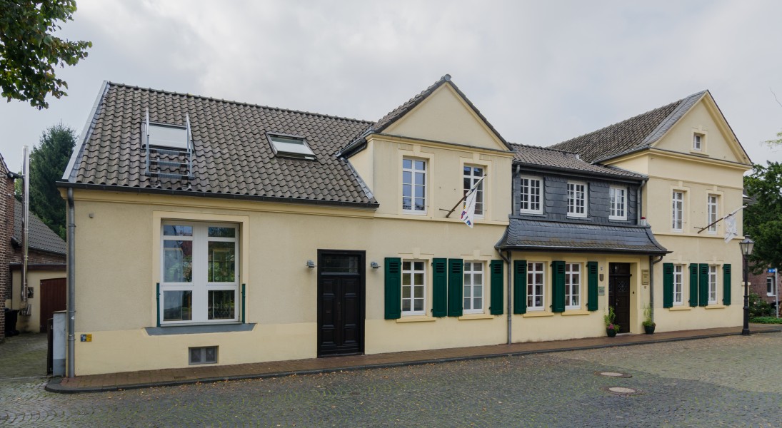 Neukirchen-Vluyn, Schulplatz 12, 2014-09 CN-01