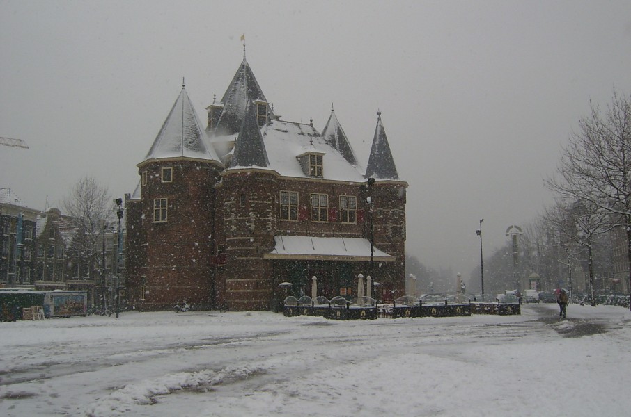 Nieuwmarkt in de sneeuw