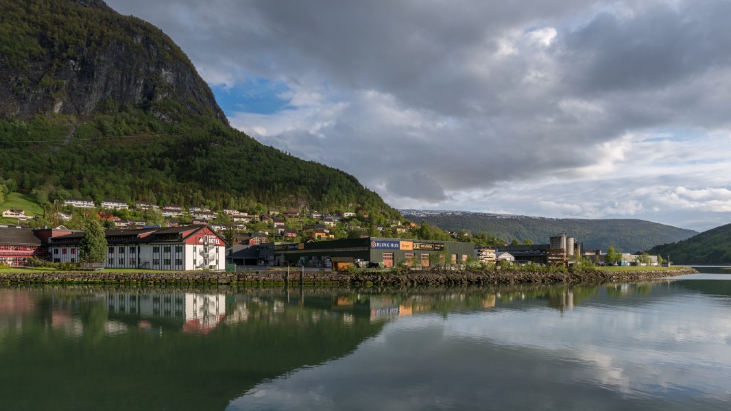 North view of Visnes, Stryn 20150603 1