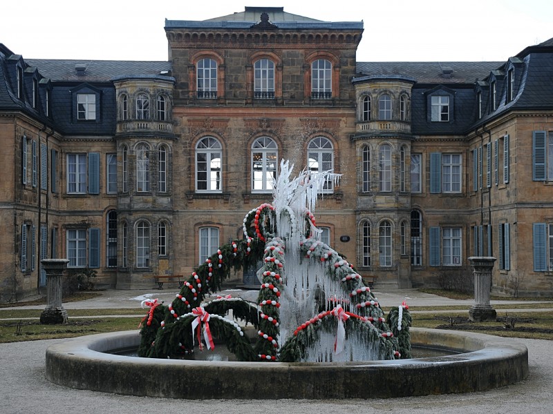 Osterbrunnen Schloss Fantaisie