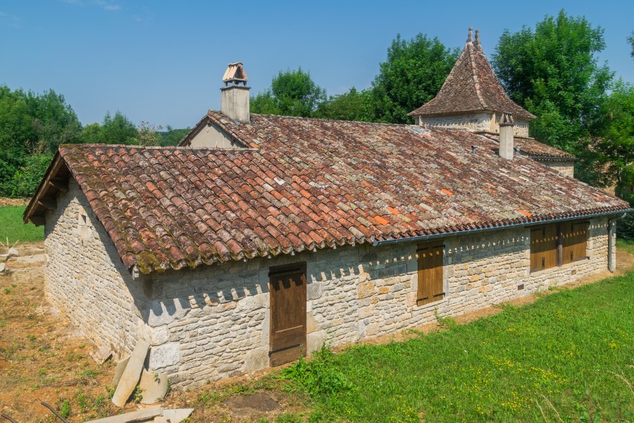Outbuildings at the Castle of Cas 01