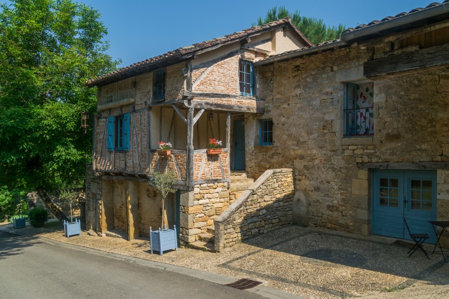 Outbuildings at the Castle of Cas 02