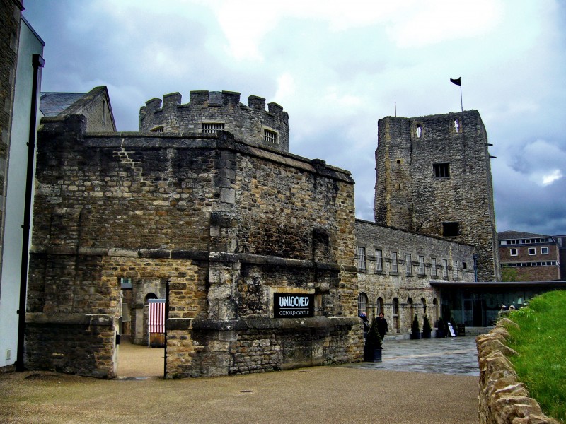 Oxford Castle - panoramio (2)
