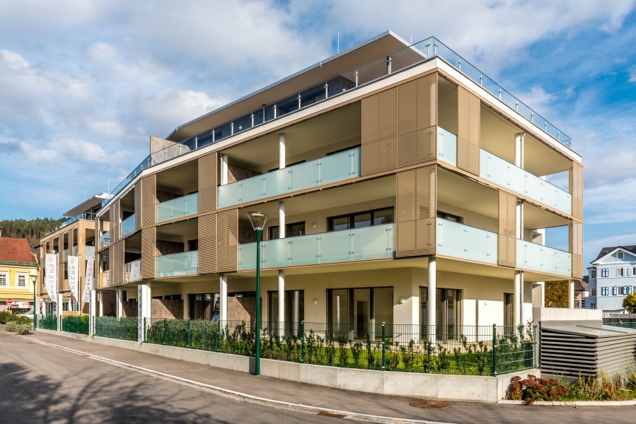 Pörtschach Hauptstrasse 205 Weisses Rössl Residenzen SW-Ansicht 05112017 1912