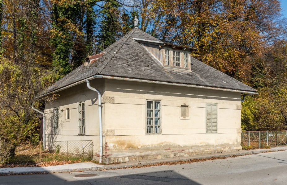 Pörtschach Moosburger Strasse Mesnerhaus SW-Ansicht 05112017 1883