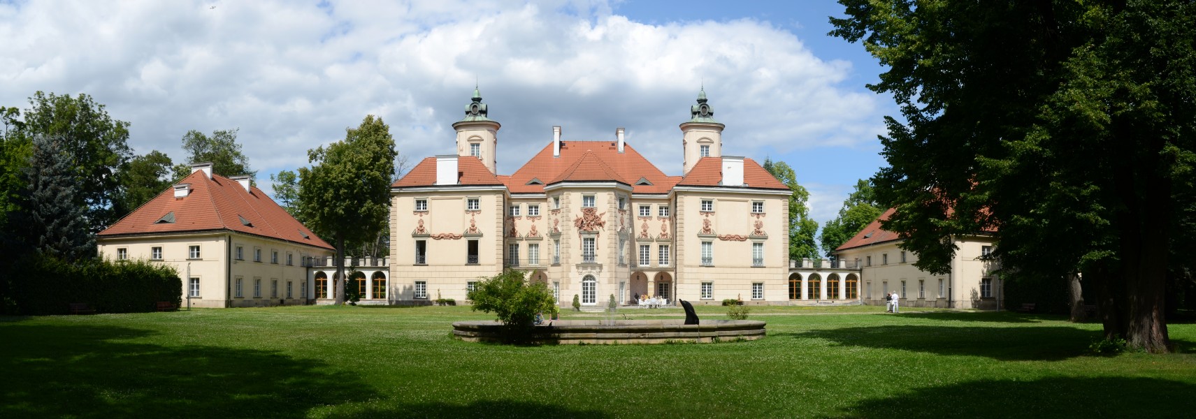 Pałac w Otwocku Wielkim 2012