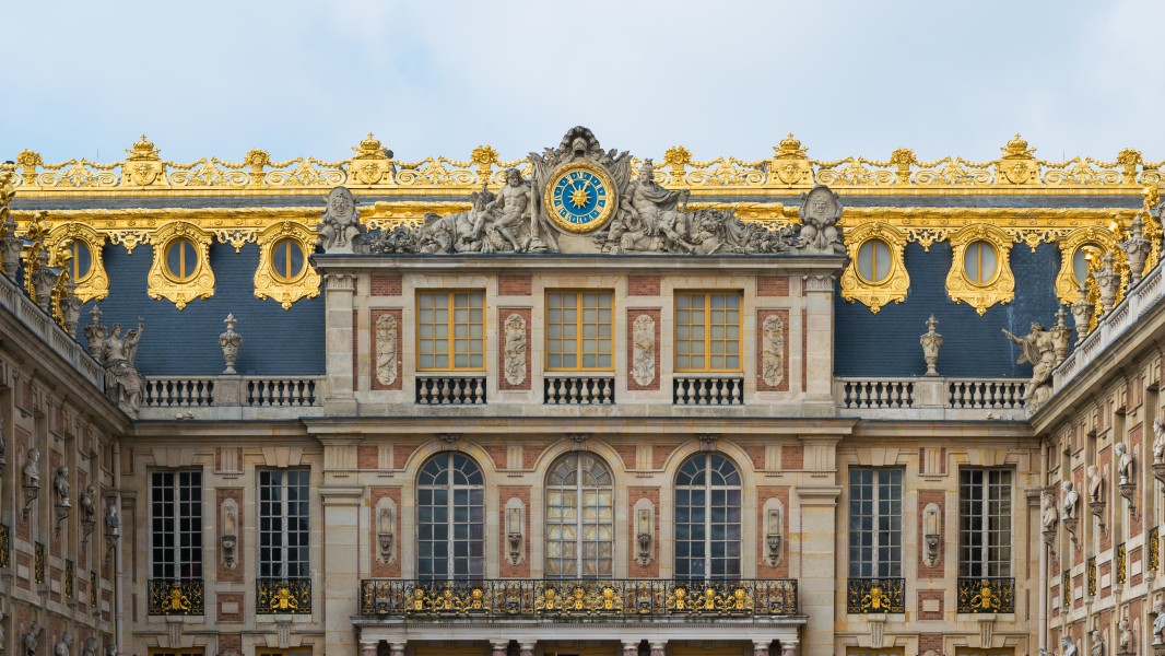 Palace of Versailles, Detail view from Cour de Marbre 20140315
