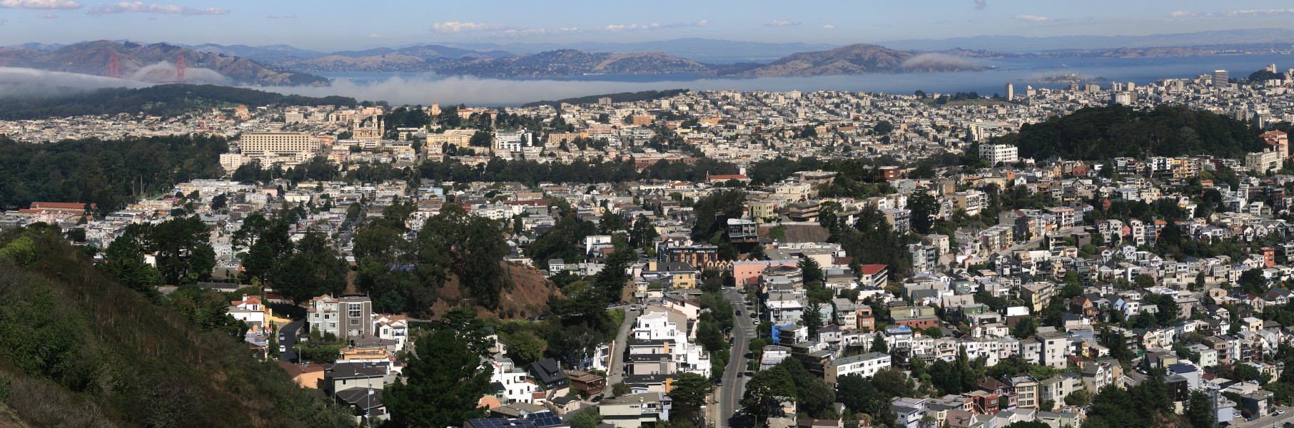 Pano of Golden Gate Bridge and San Francisco from Twin Peaks 1