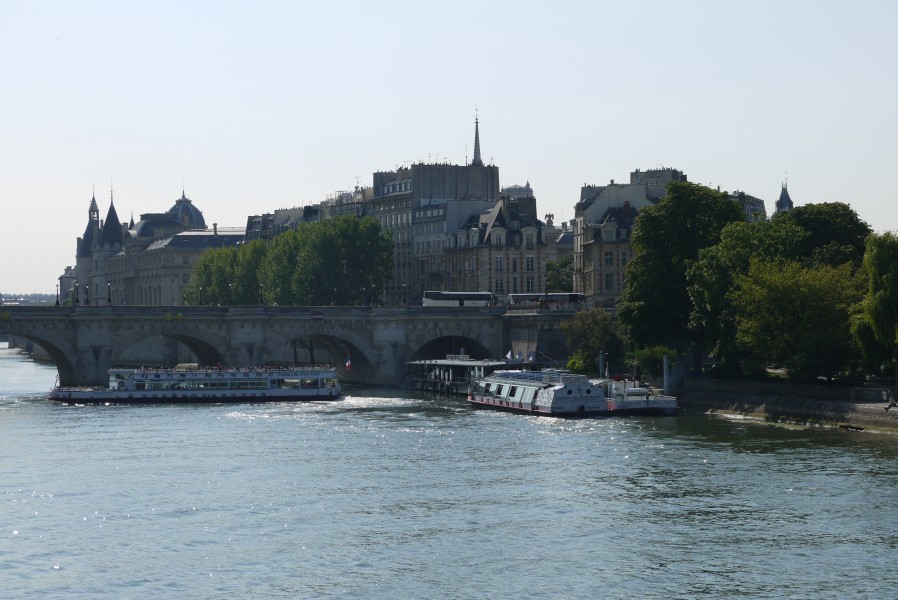 ParisIsland