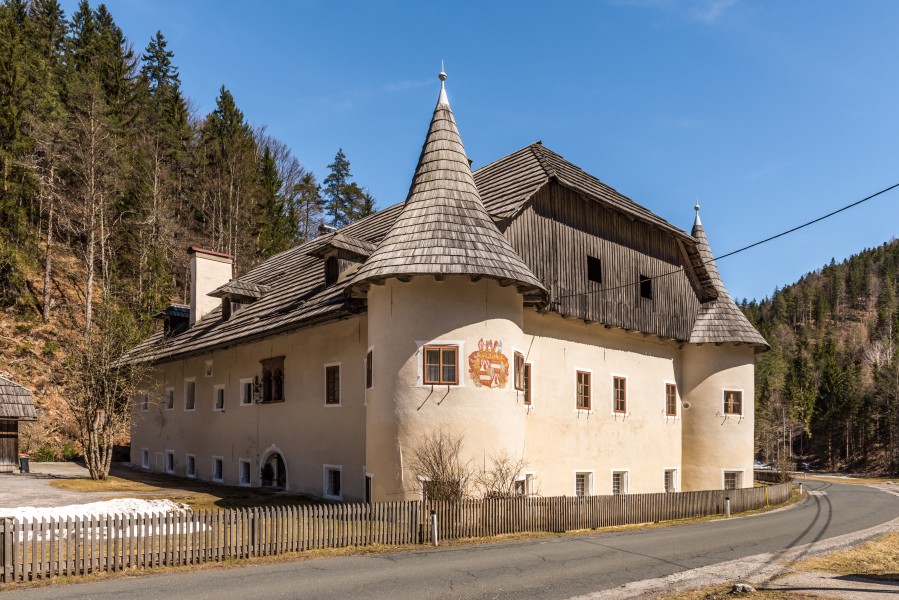 Paternion Kreuzen 32 Schloss SW-Ansicht 06042018 2872
