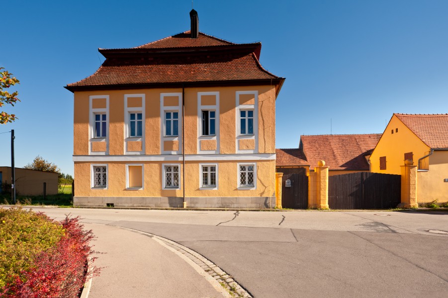 Pfaffengreuth 1, Landsitz und Toreinfahrt, HaJN̠4858