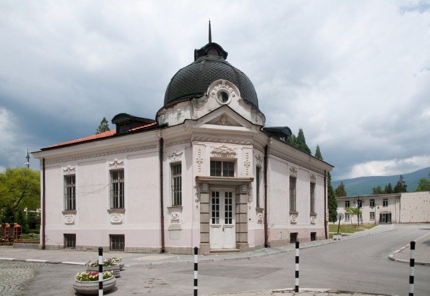 Pirdop-Bank building